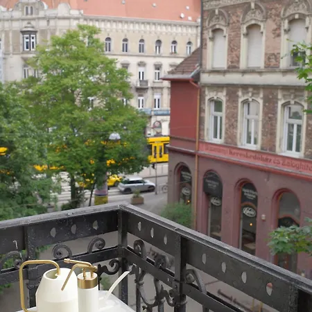 Casa Leo Superior, An Urban Oasis In The Heart Of * ブダペスト