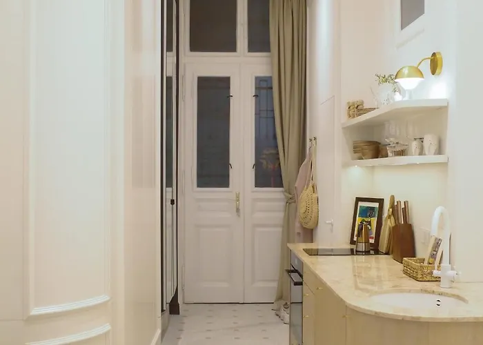 Casa Leo Superior, An Urban Oasis In The Heart Of Apartmán *