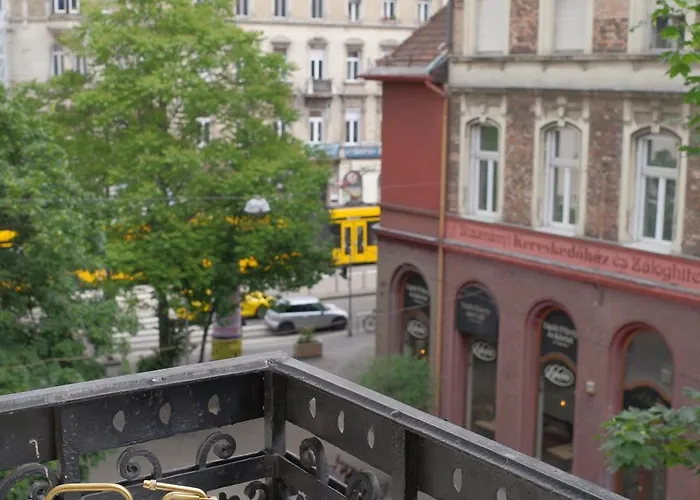 Casa Leo Superior, An Urban Oasis In The Heart Of * Budapešť